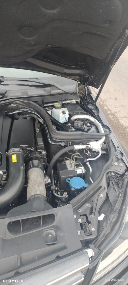 Mercedes-Benz Klasa C 180 BlueEFFICIENCY Avantgarde - 9