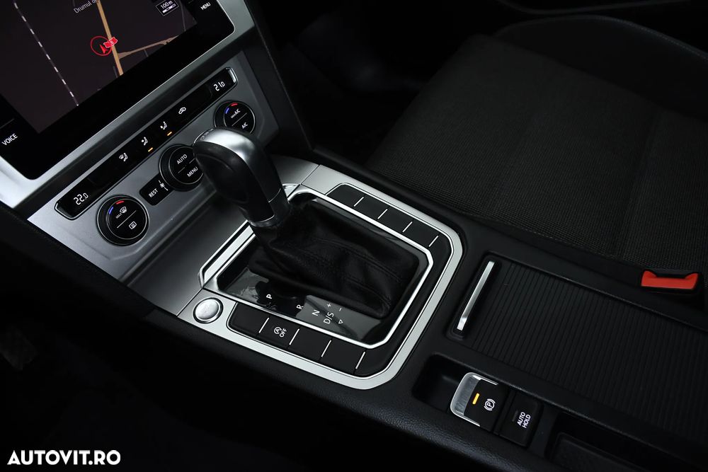 Volkswagen Passat - 8