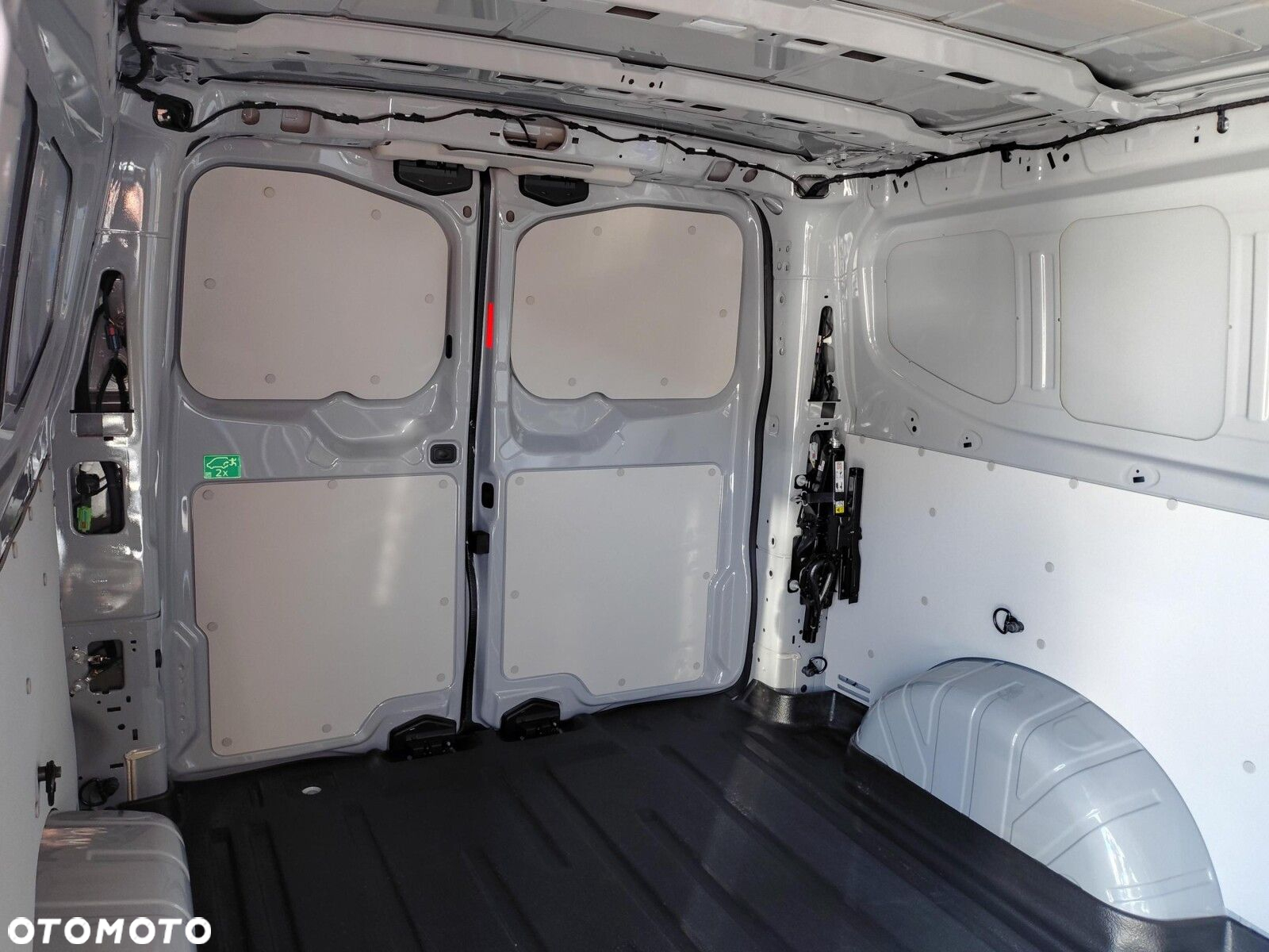 Volkswagen Transporter Furgon, 2,0TDI 150KM, 6-bieg.manualna, r.o :3500 mm - 24