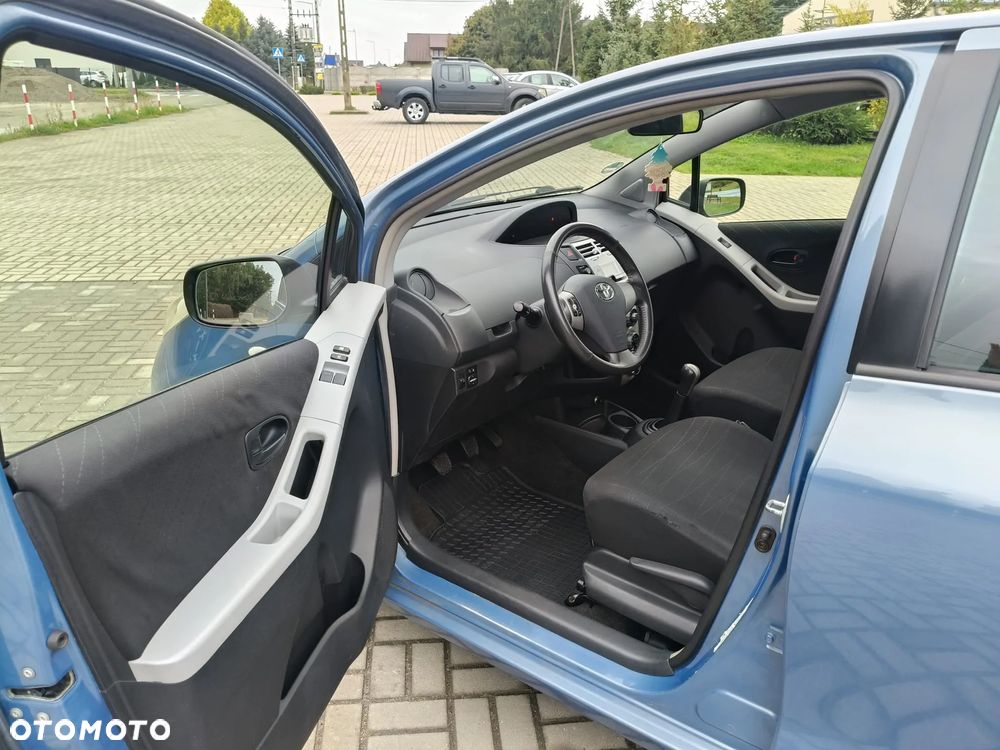 Toyota Yaris - 7