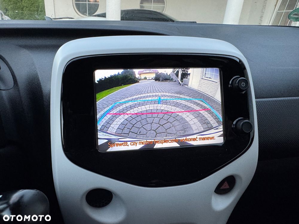 Citroën C1 ver-1-2-puretech-be-chic-s-s - 11