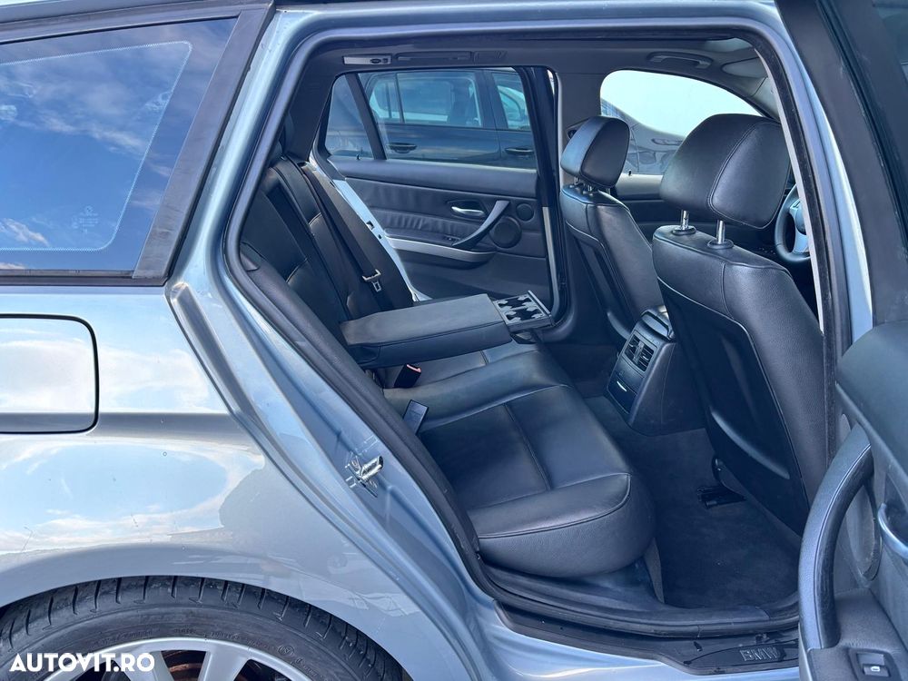 BMW Seria 3 320d DPF Touring Aut. - 18