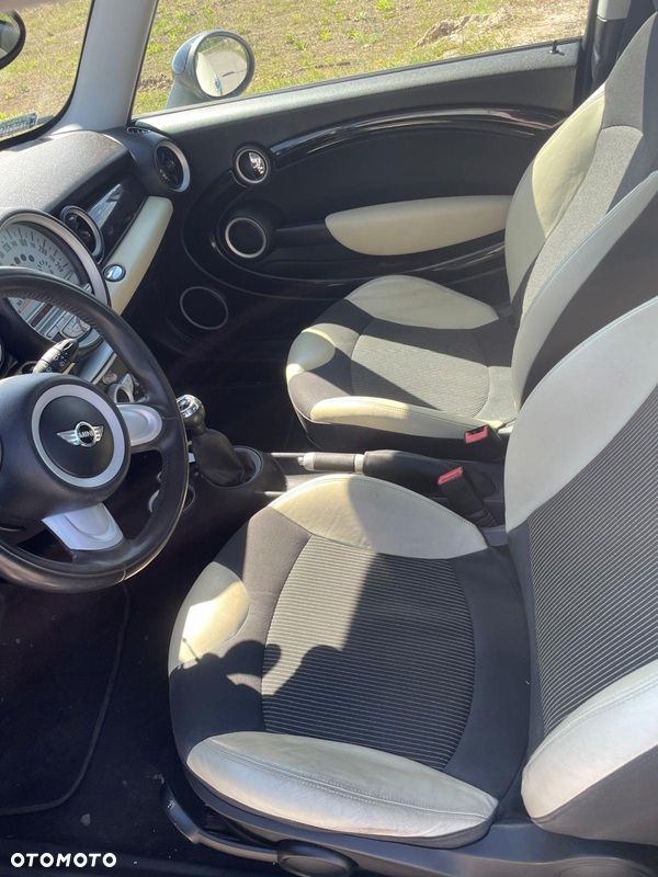 MINI Cooper Standard - 5