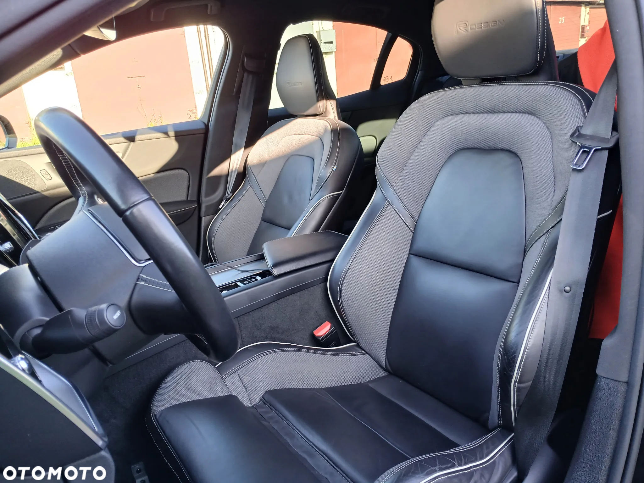 Volvo S60 T4 R-Design - 10