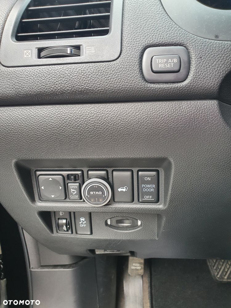 Infiniti QX70 3.7 S - 28