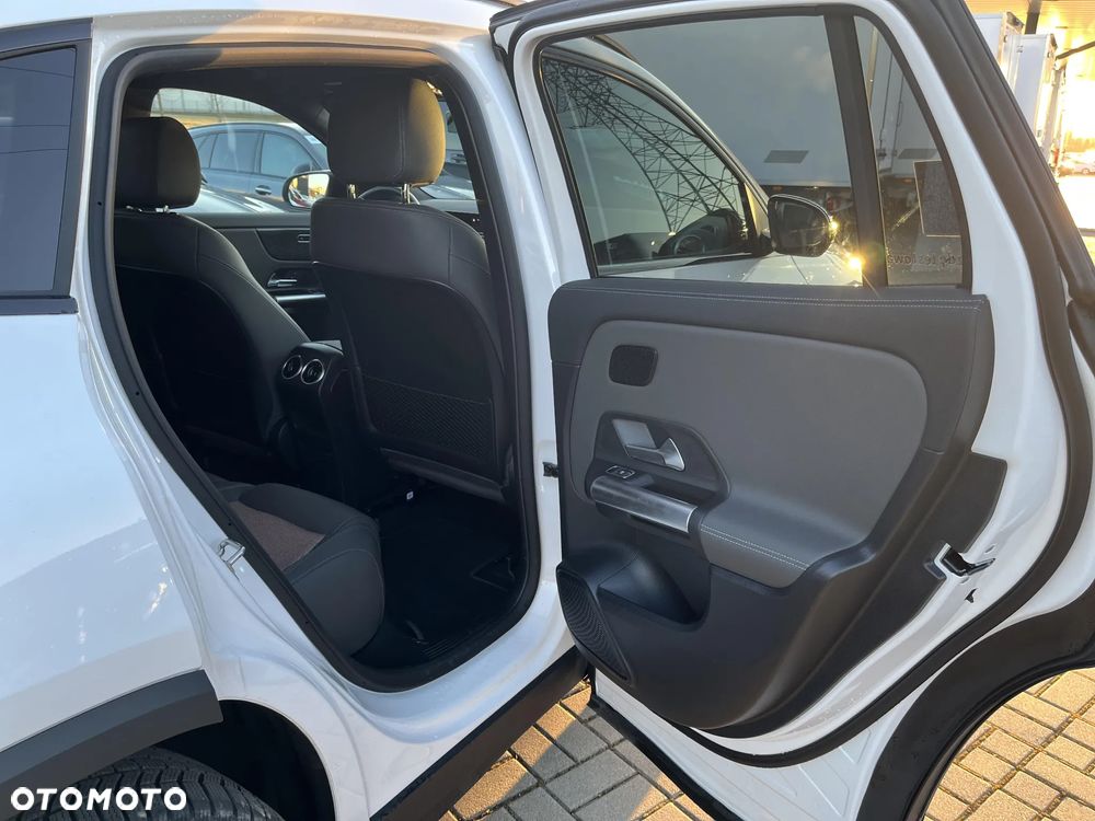 Mercedes-Benz EQA - 28