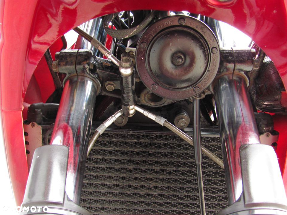 Suzuki GSX - 28