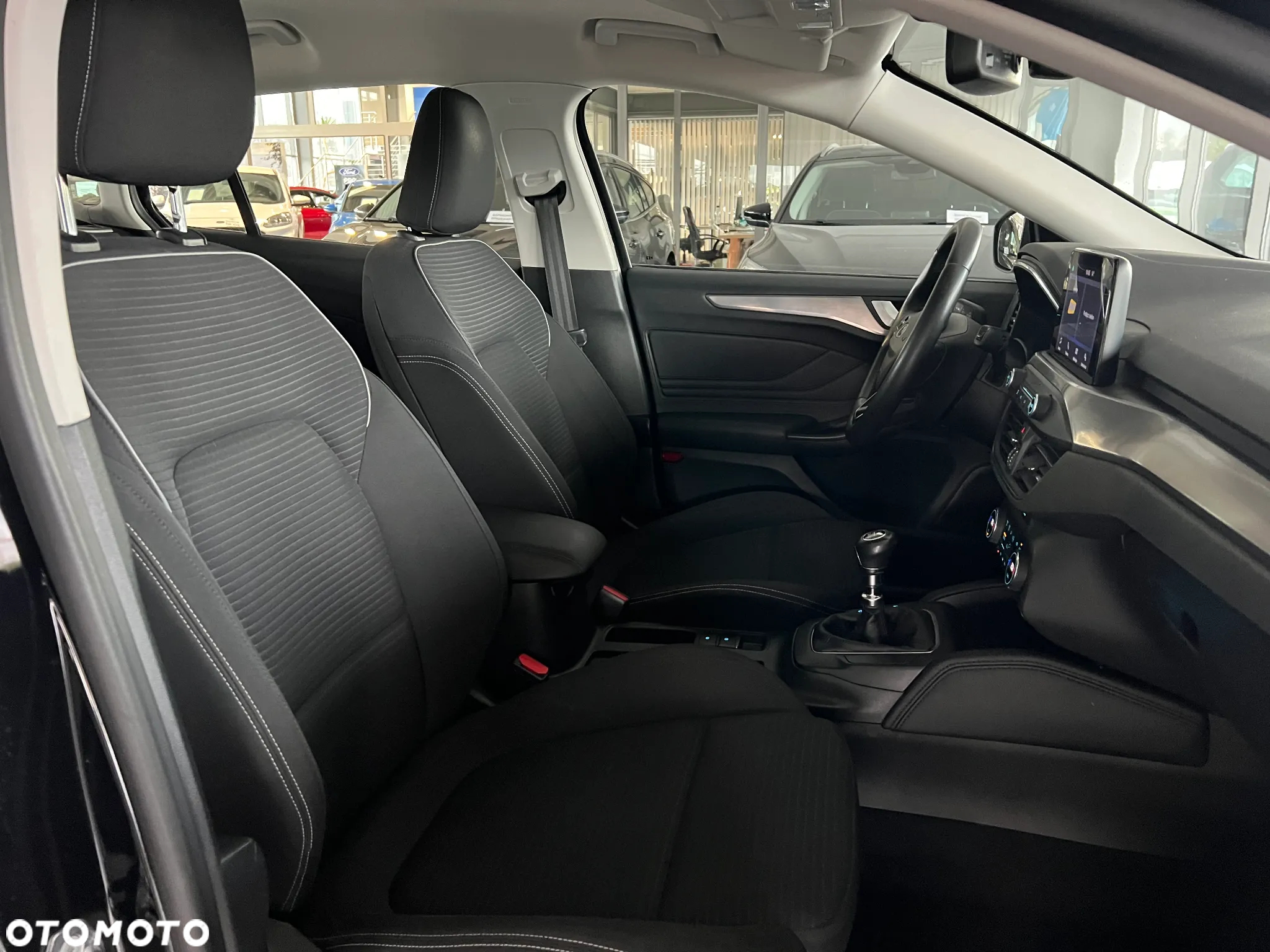 Ford Focus 1.0 EcoBoost Titanium Business - 36