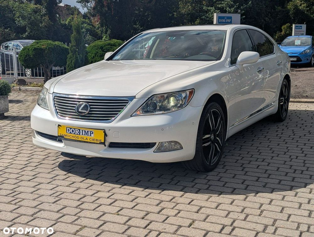 Lexus LS 460 AWD - 3