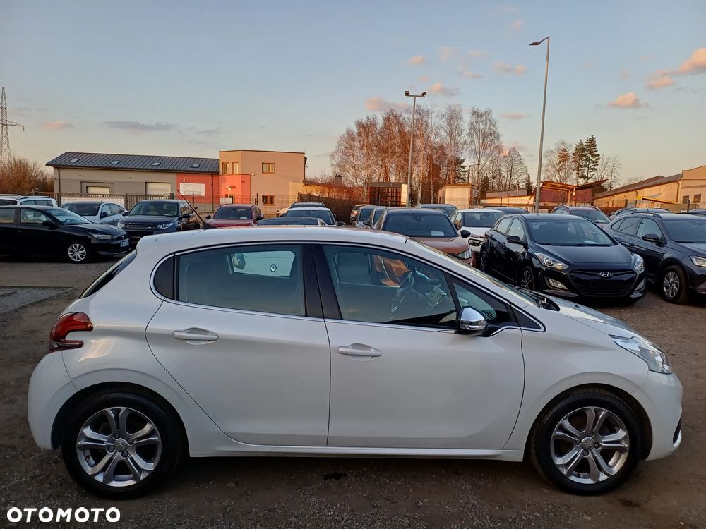 Peugeot 208 PureTech 110 Stop & Start Signature - 8