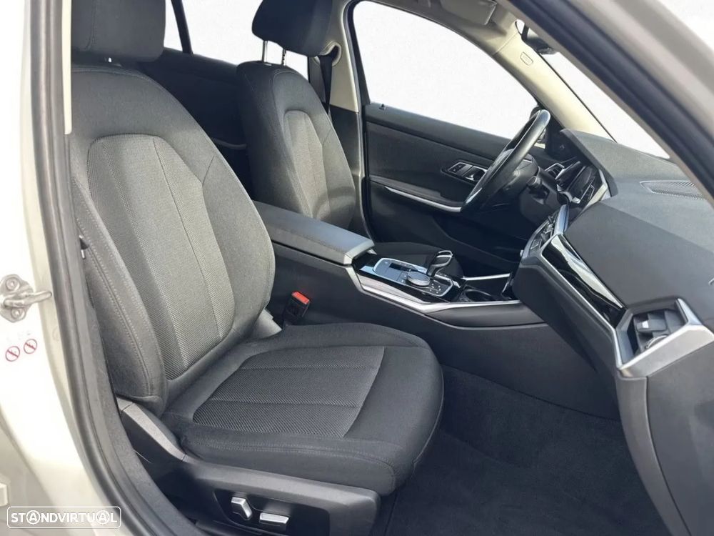 BMW 330 - 14