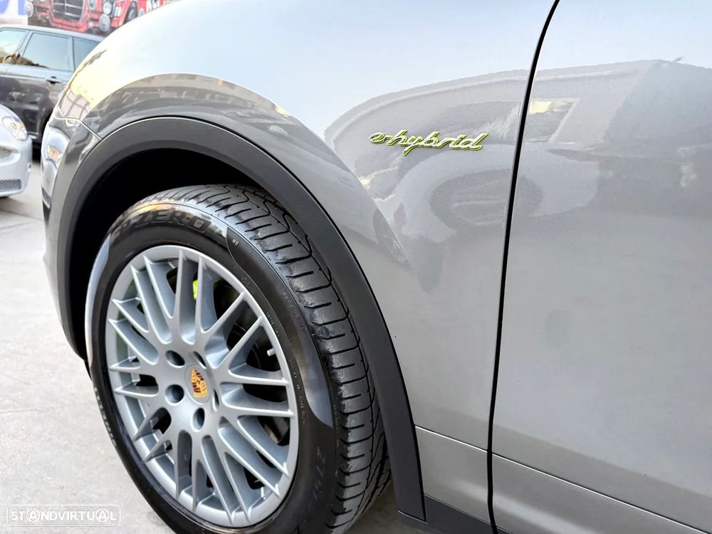 Porsche Cayenne S Hybrid - 54