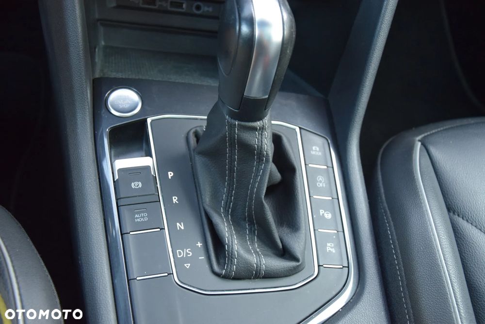 Volkswagen Tiguan Allspace 2.0 TDI R-Line DSG - 29