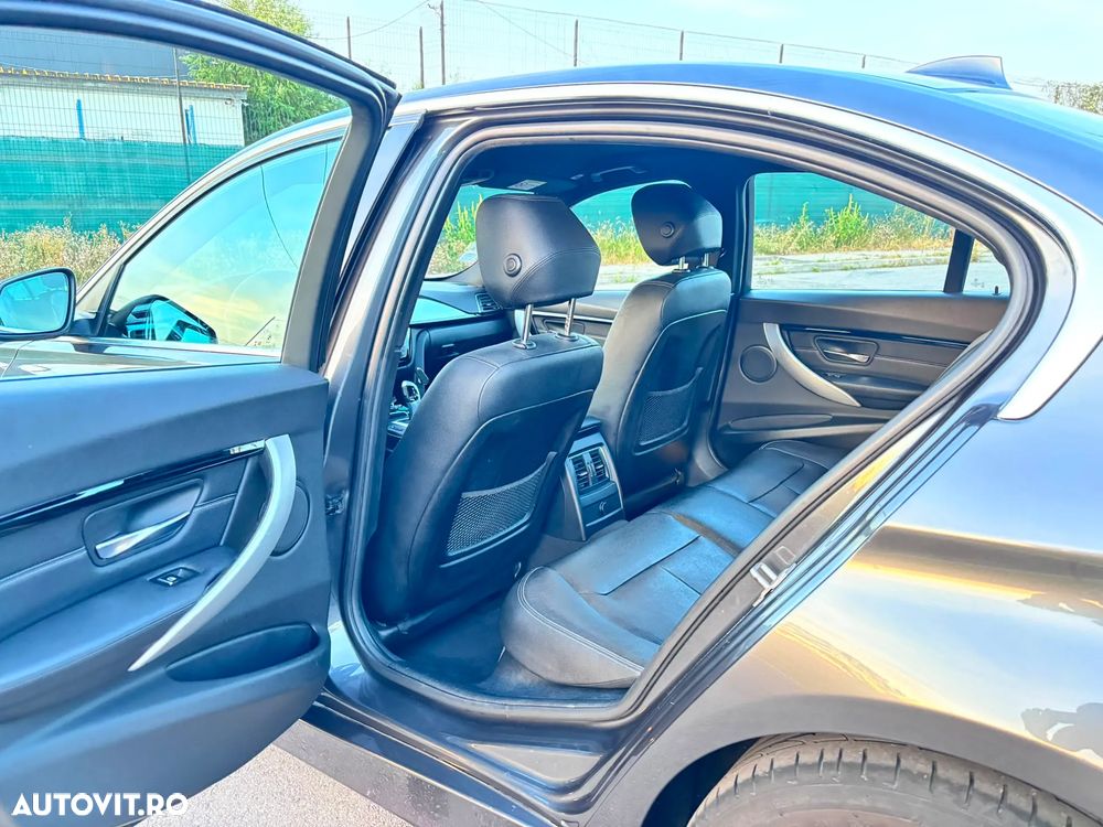 BMW Seria 3 318d Aut. Luxury Line - 12
