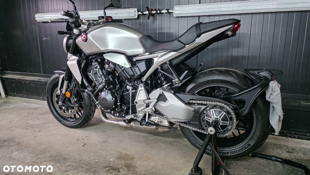 Honda CB - 9
