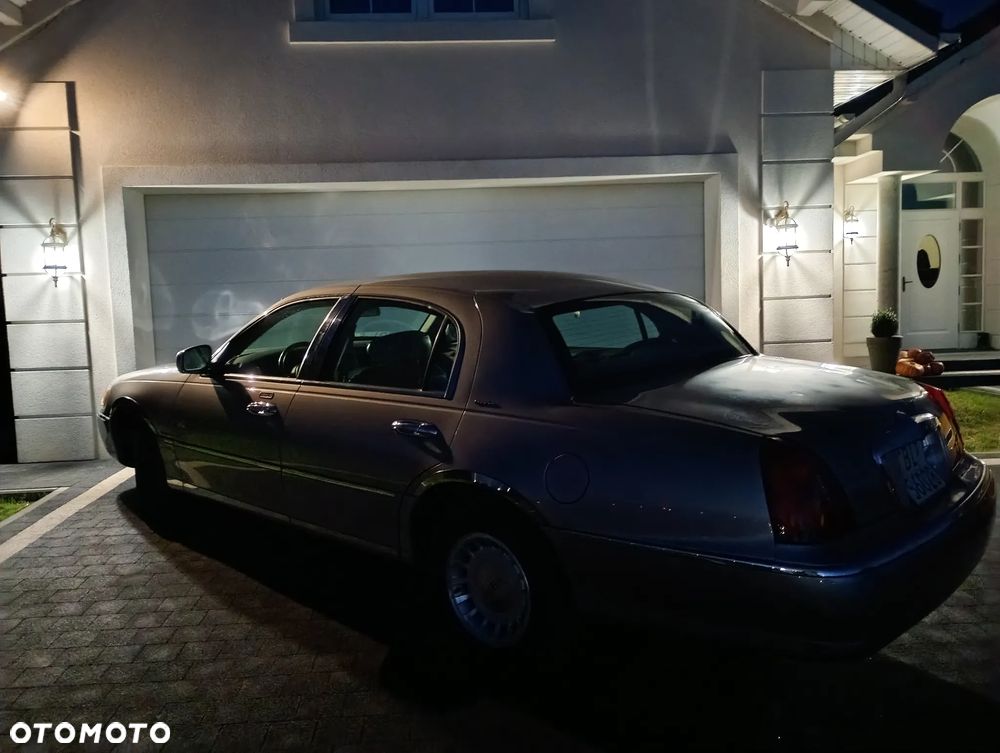 Lincoln Town Car 4.6 Executive - 9