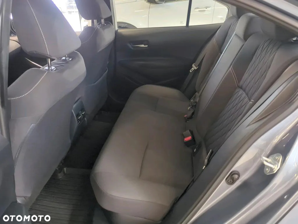 Toyota Corolla 1.8 Hybrid Comfort - 18