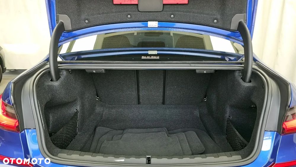 BMW Seria 3 320d Edition M Sport Shadow - 20