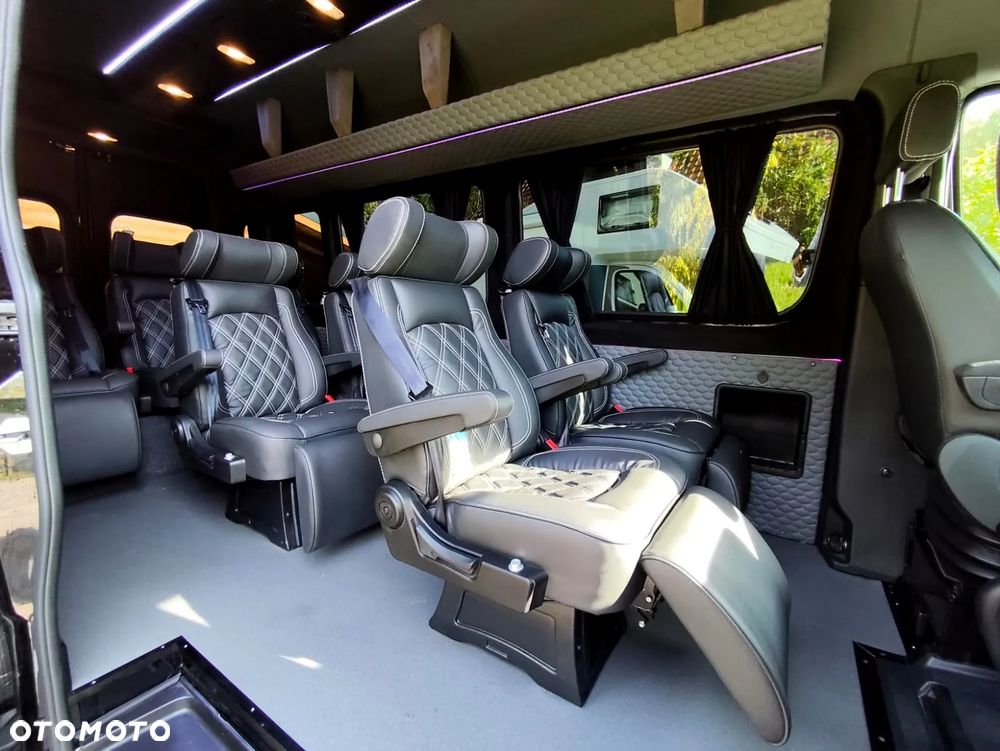 Mercedes-Benz Sprinter - 22