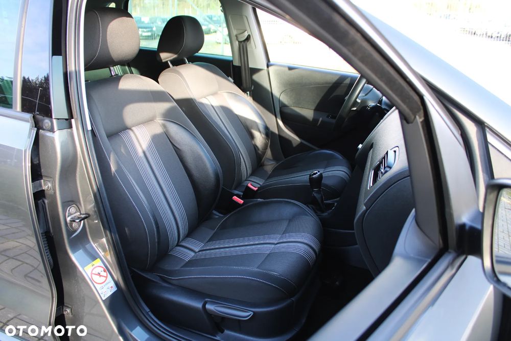 Volkswagen Polo 1.2 TSI MATCH - 32