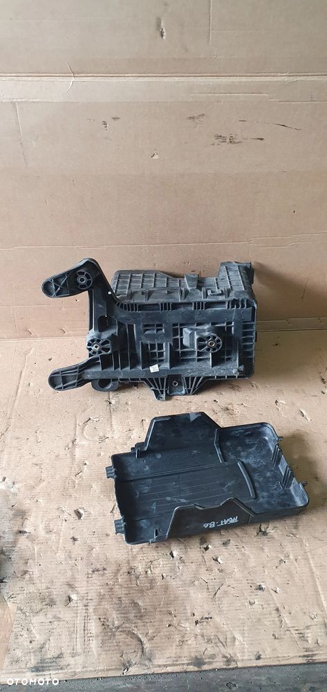 Obudowa podstawa akumulatora VW Passat B6 1K0915443A 1K0915333C 1K0915335C 1K0915336B - 5