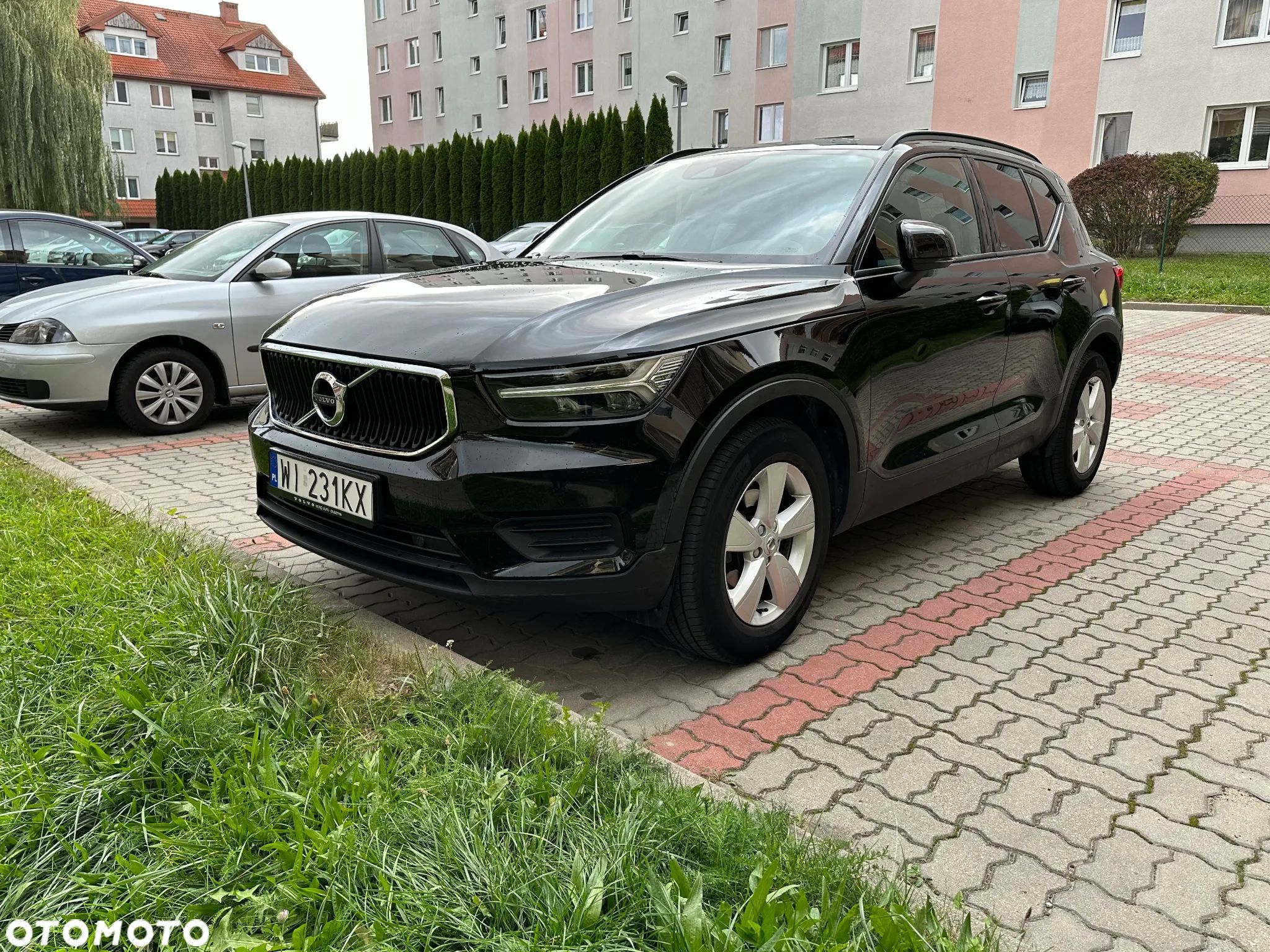 Volvo XC 40 T3 Momentum Pro - 1