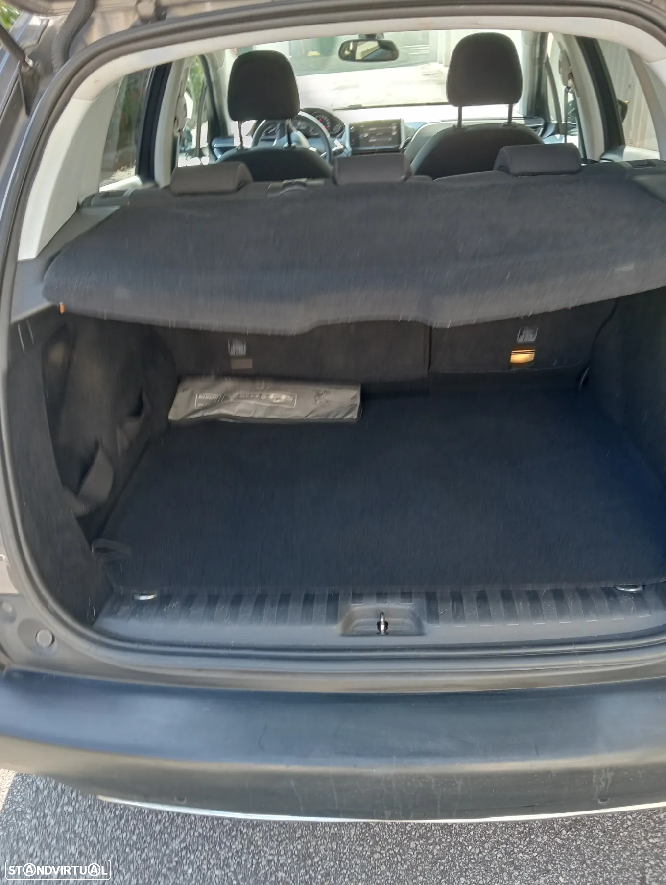 Peugeot 2008 1.6 BlueHDi Style - 3