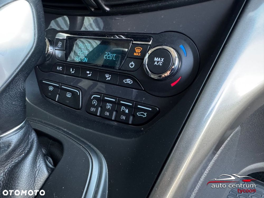 Ford Kuga - 12
