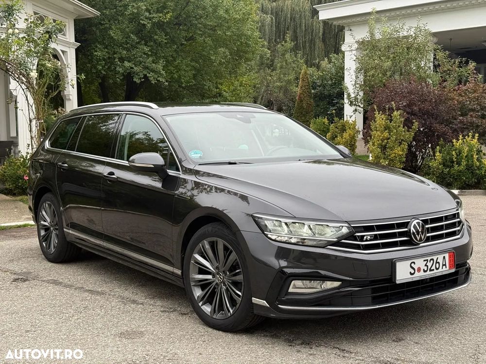 Volkswagen Passat - 1