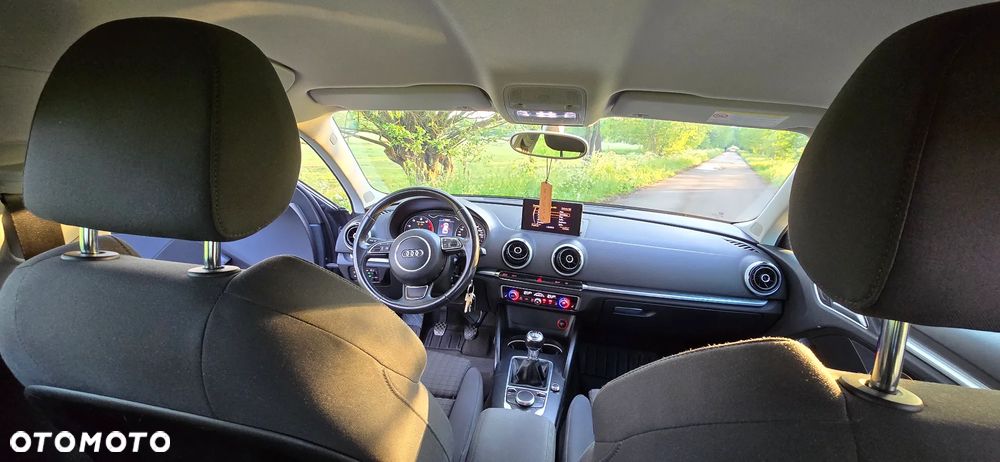 Audi A3 Sportback 1.4 TFSI Ambiente - 11