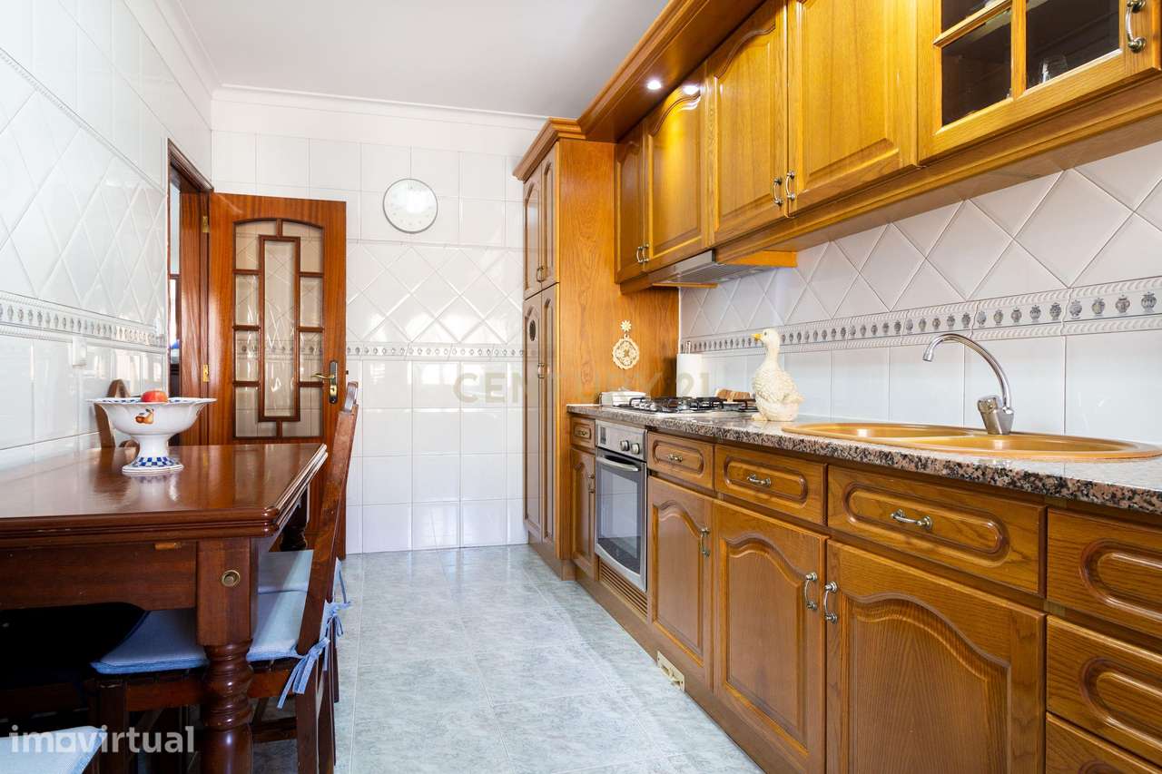Apartamento T3 - (Visitas suspensas Temporariamente). nova Moita - Boa - Grande imagem: 5/25