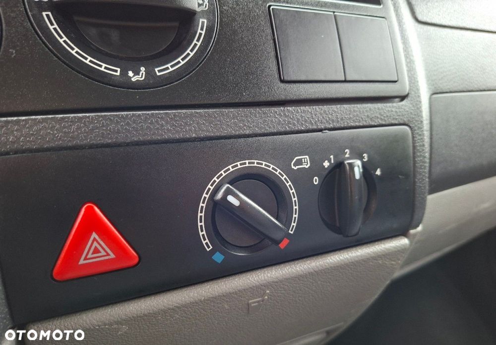 Volkswagen Transporter - 26