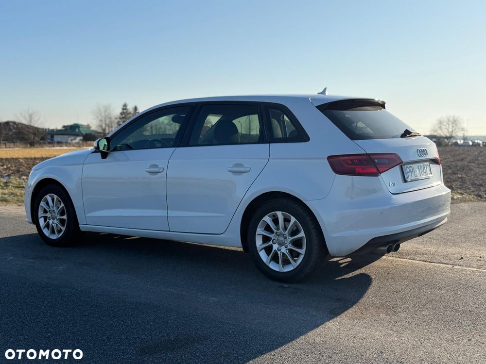Audi A3 Sportback 2.0 TDI S tronic Ambiente - 8