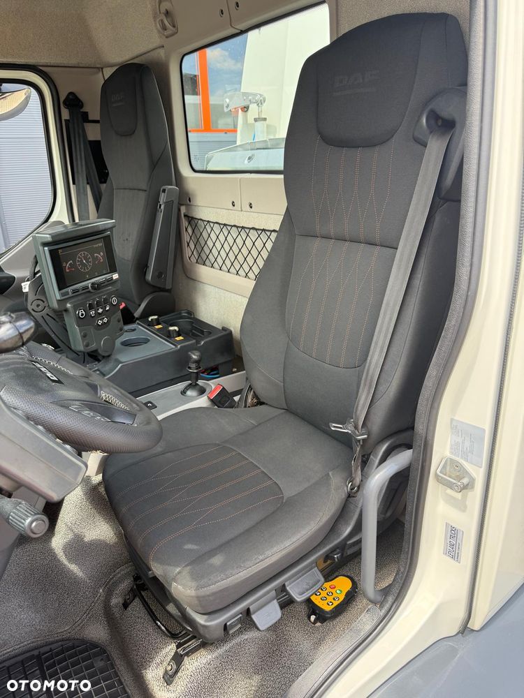 DAF DAF LF 15.230 Euro 6 //Klimatyzacja /  zamiatarka uliczna // budowlana dwustronna JOHNSTON VT652 - 35