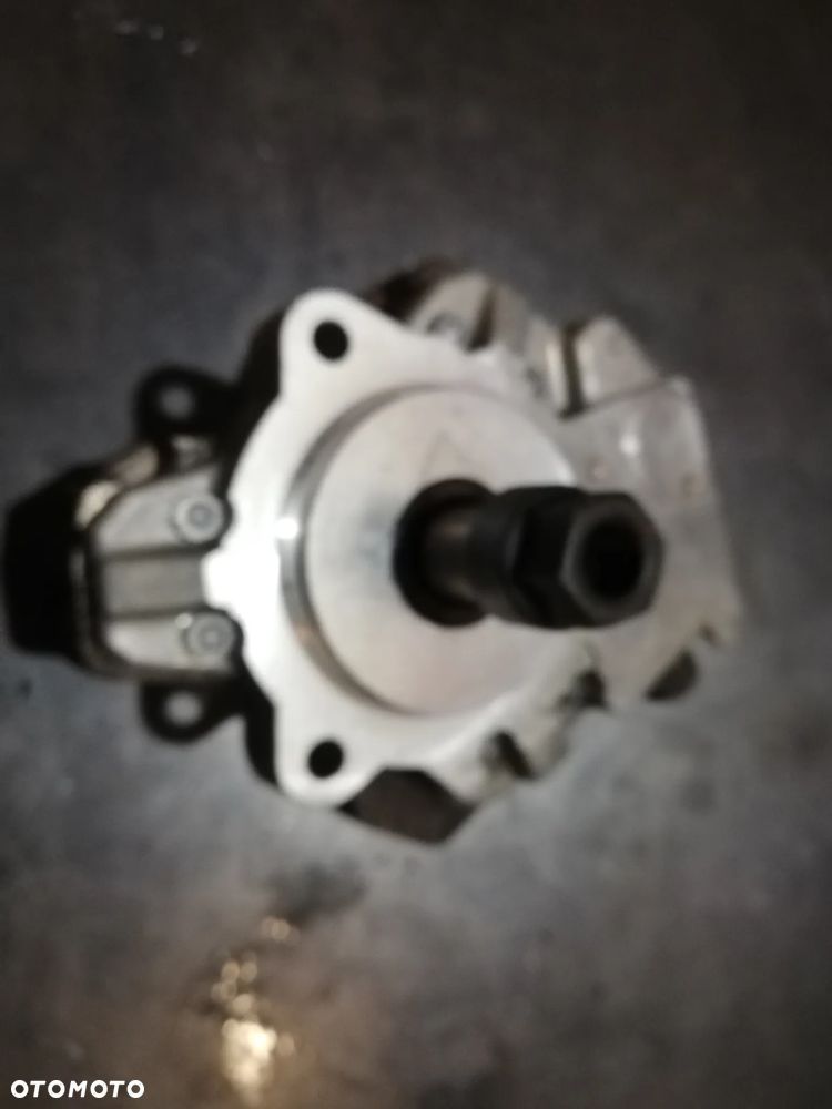 POMPA WTRYSKOWA BMW E90 3.0D 7798333 - 2