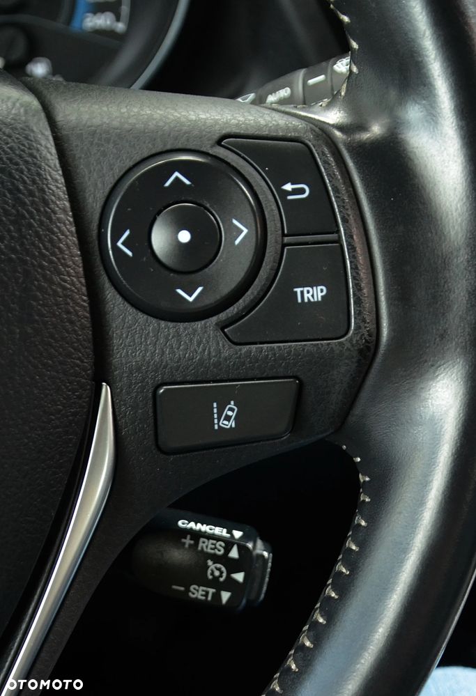 Toyota Auris Hybrid 135 Prestige - 19