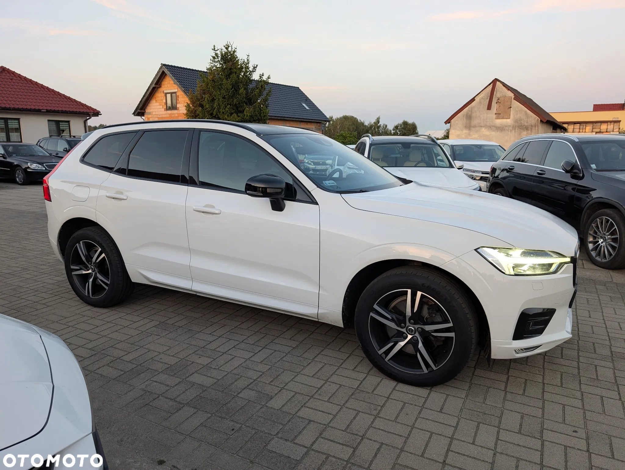 Volvo XC 60 B5 D AWD R-Design - 38