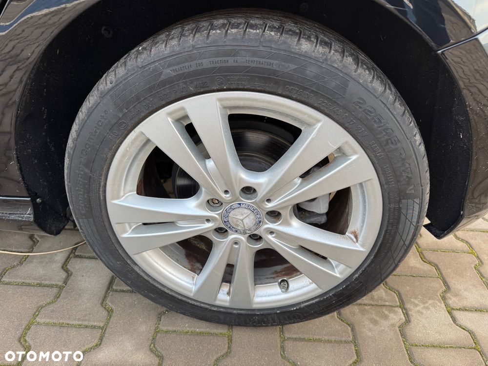 Mercedes-Benz Klasa A 180 7G-DCT AMG Line - 24