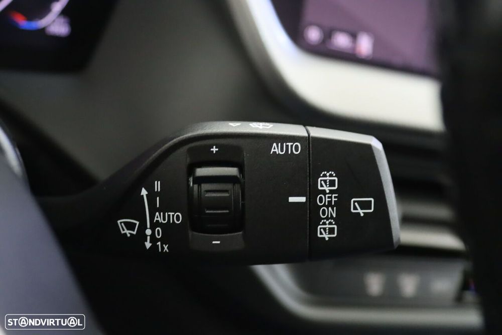 BMW 116 d Pack Desportivo M Auto - 17