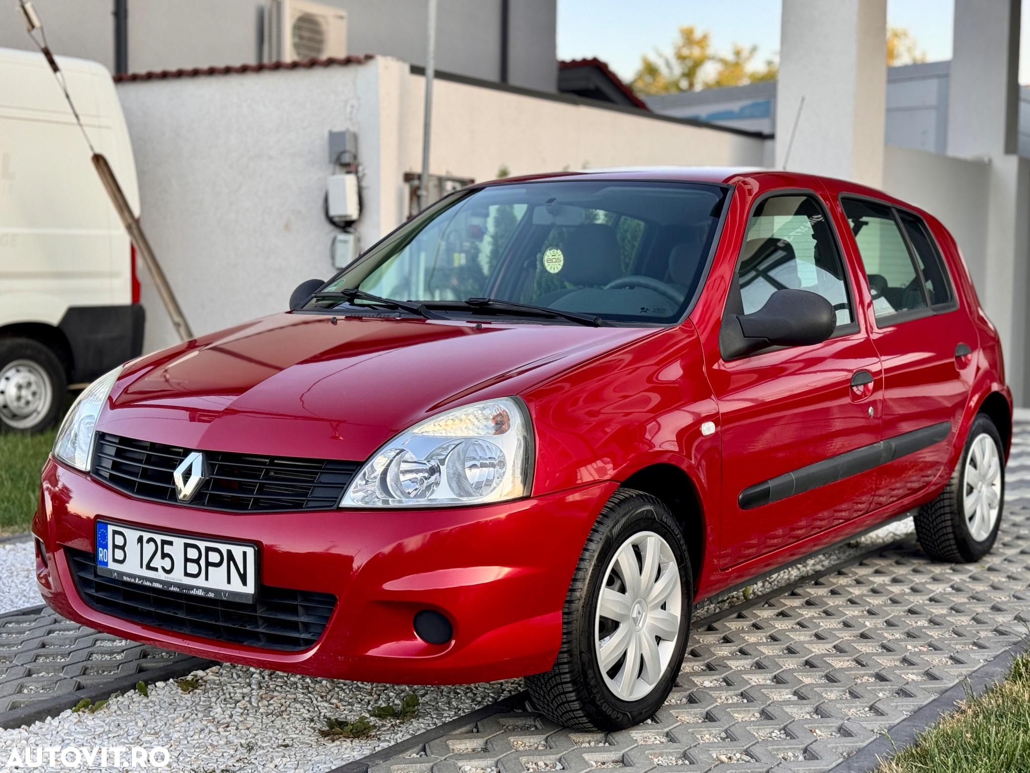 Renault Clio III 1.2 16V Authentique - 3
