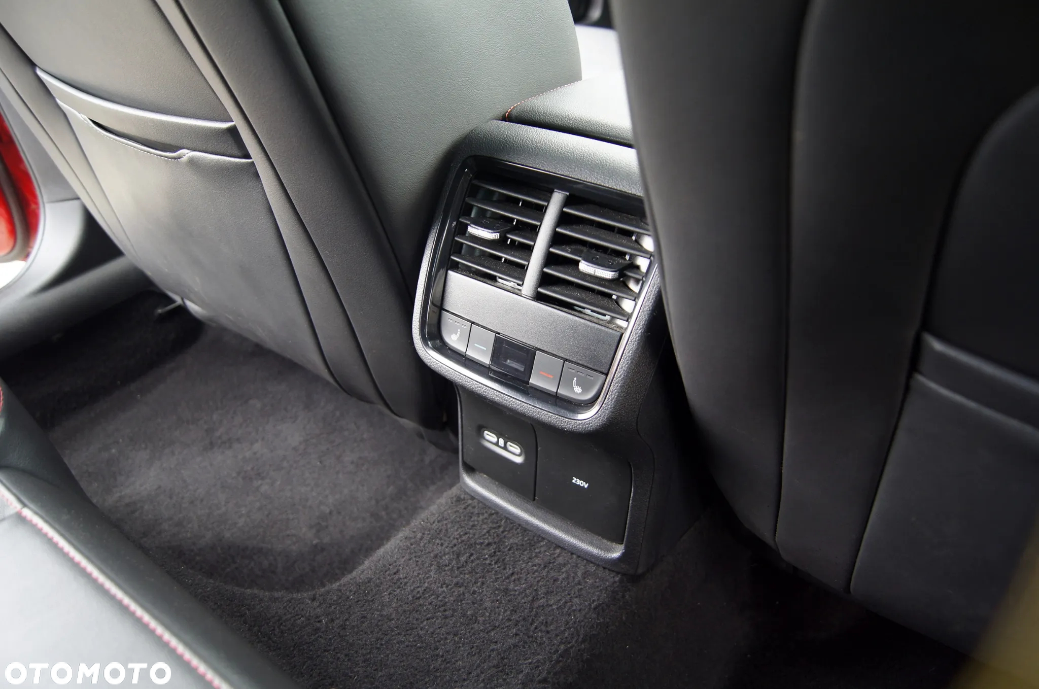 Skoda Octavia Combi 2.0 TSI DSG RS - 29