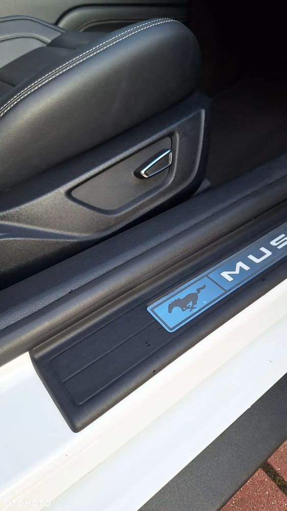 Ford Mustang 5.0 V8 GT - 10