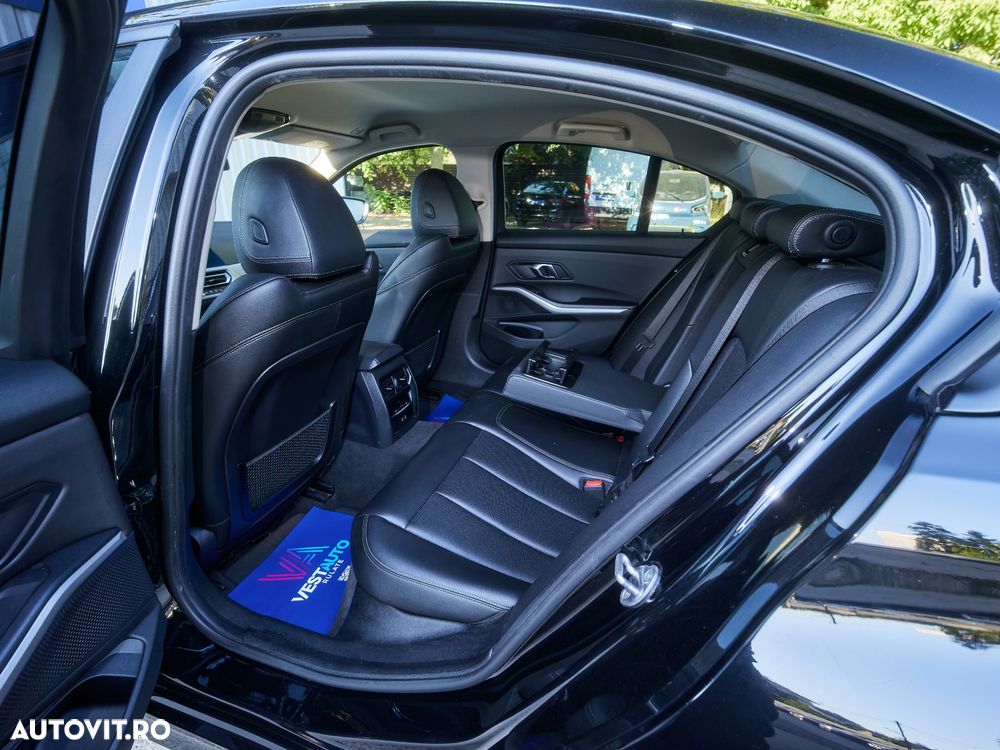 BMW Seria 3 320i xDrive AT - 18