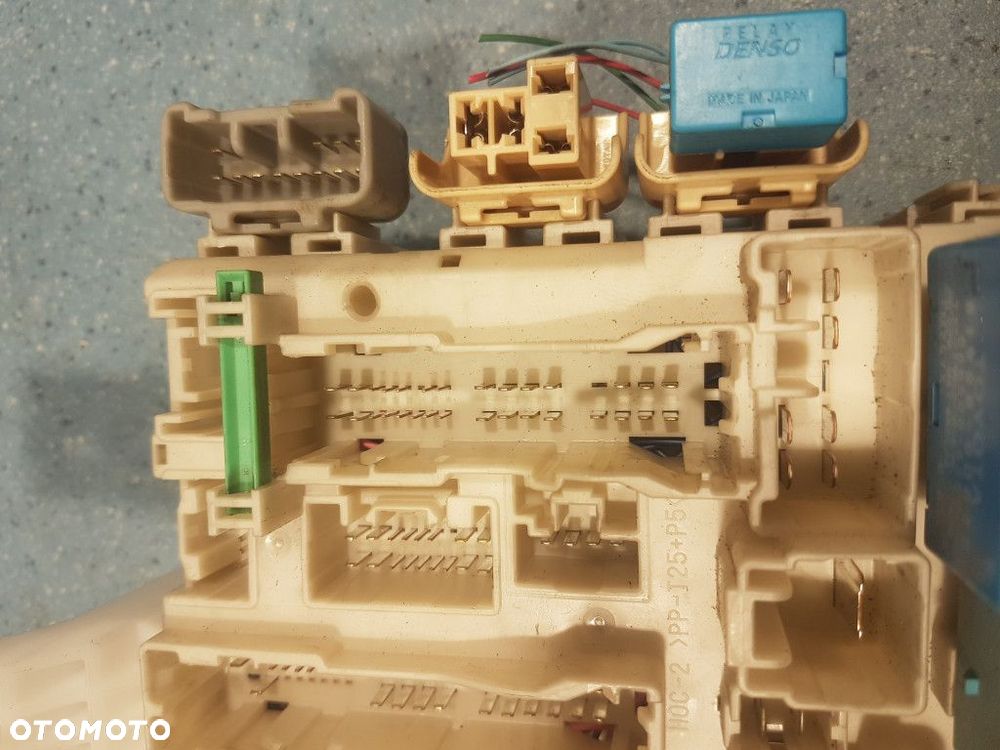 TOYOTA YARIS II 1.4D SKRZYNKA BEZPIECZNIKÓW 82730-0D290 - 6