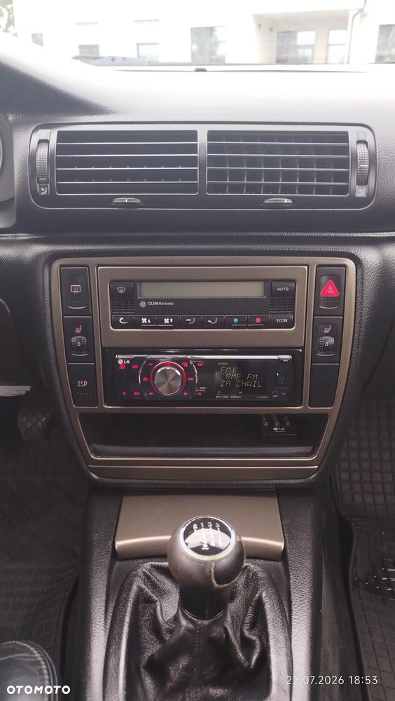 Volkswagen Passat 1.9 TDI - 8