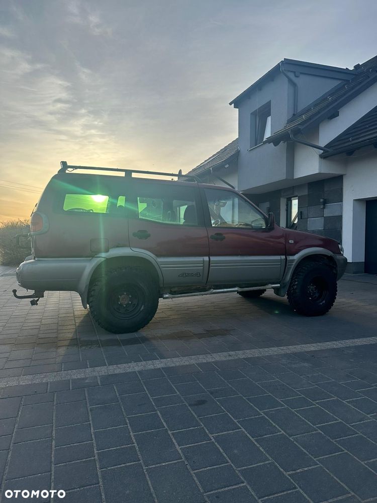 Nissan Terrano 2.4 Luxury - 3