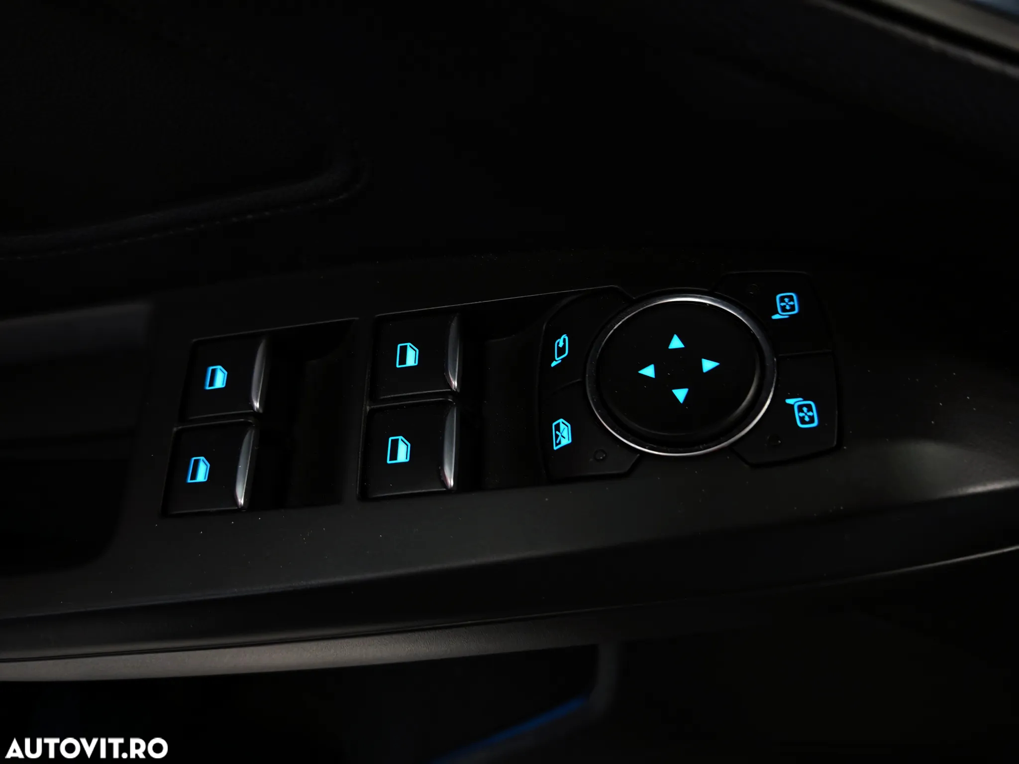 Ford Focus Turnier 1.5 EcoBlue Start-Stopp-System Aut. TITANIUM - 26