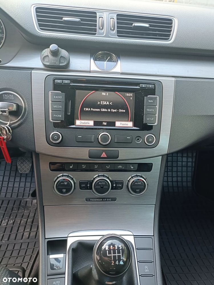 Volkswagen Passat 2.0 TDI DPF Comfortline - 12