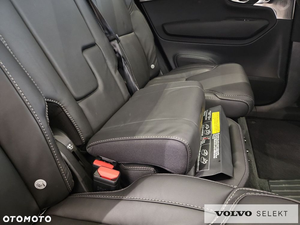 Volvo XC 90 - 32