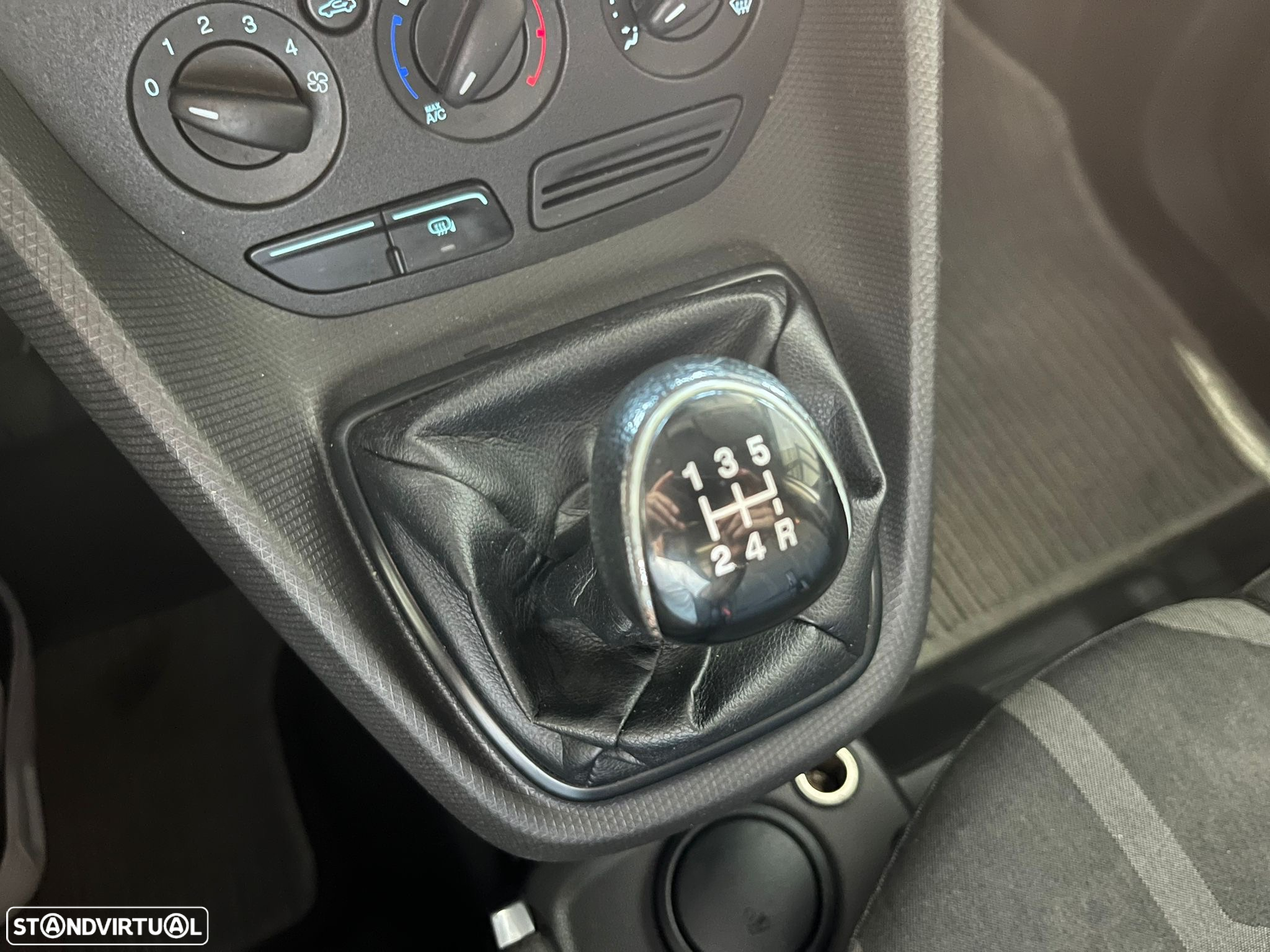 Ford Connect 1.6 TDCI 3 LUGARES - 9